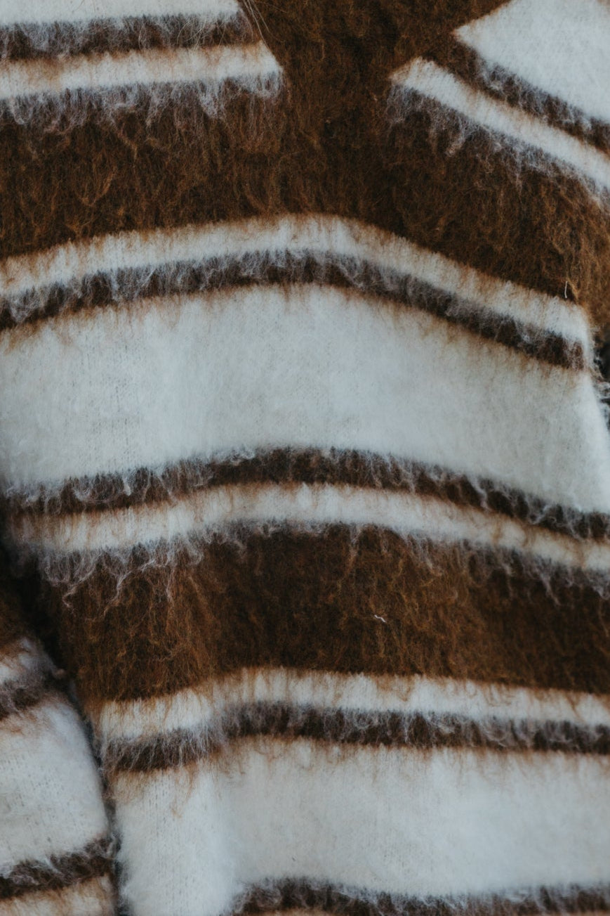 Wilde - Fluffy V-Neck Oversized Jumper