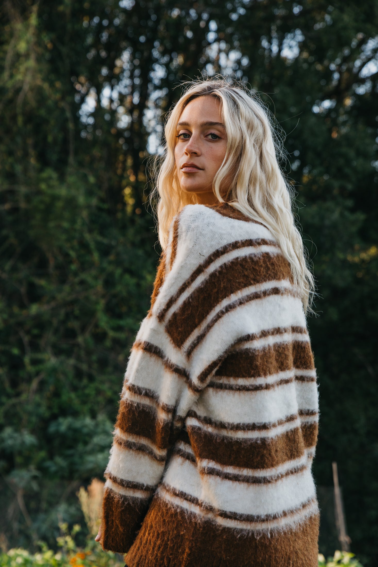 Wilde - Fluffy V-Neck Oversized Jumper