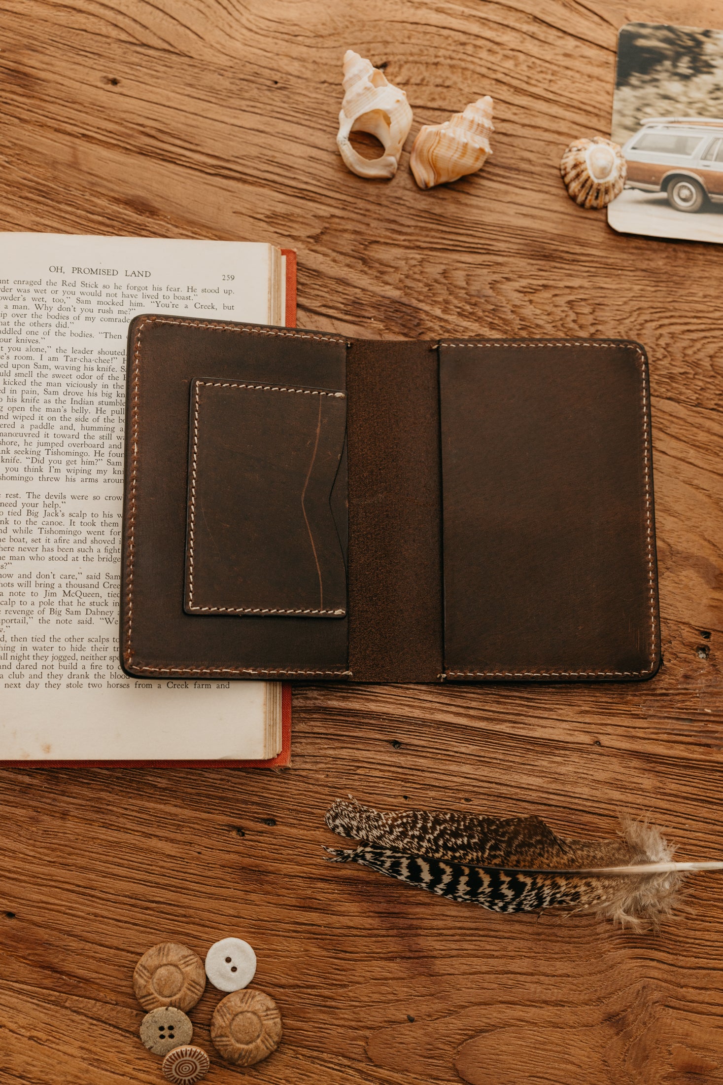 オットウェイレザーパスポートホルダー