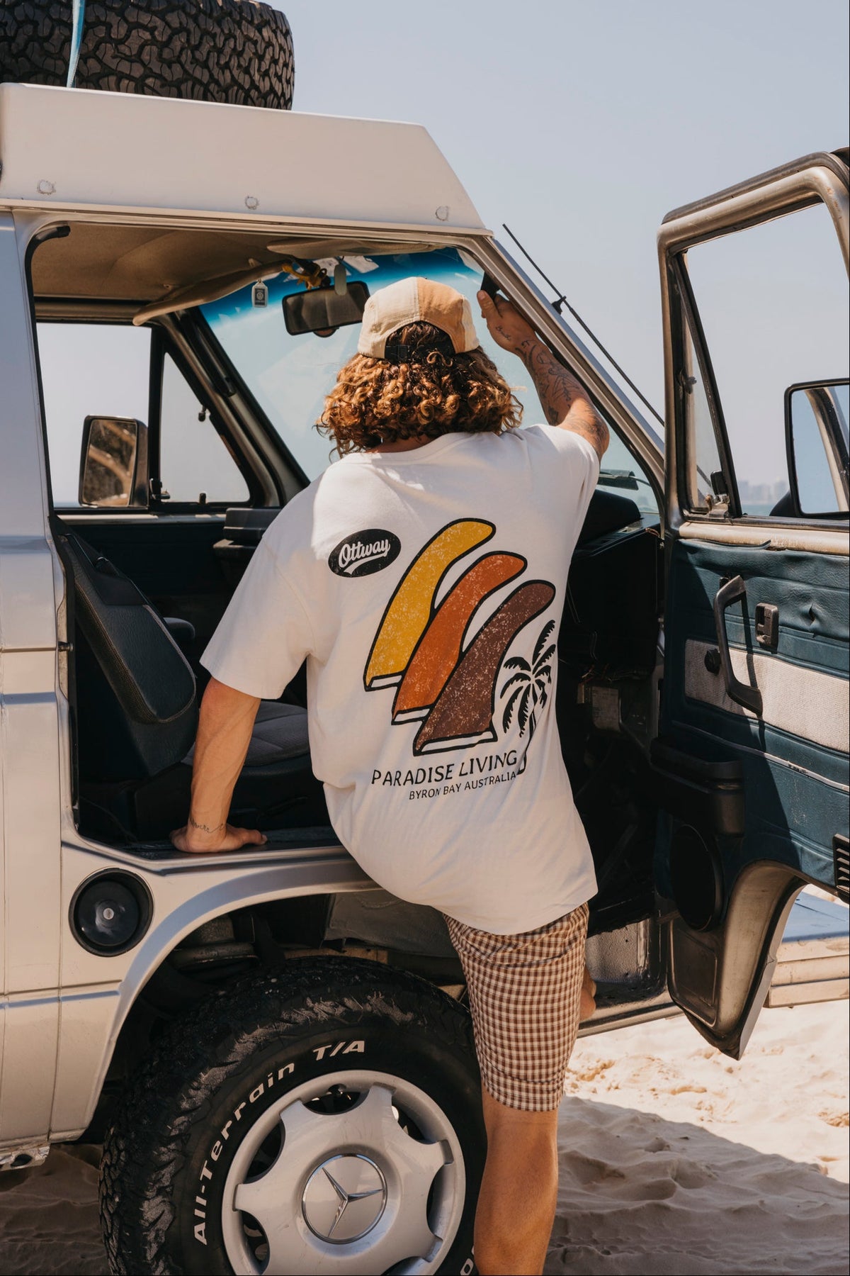 Paradise Living T-shirt - Off-White