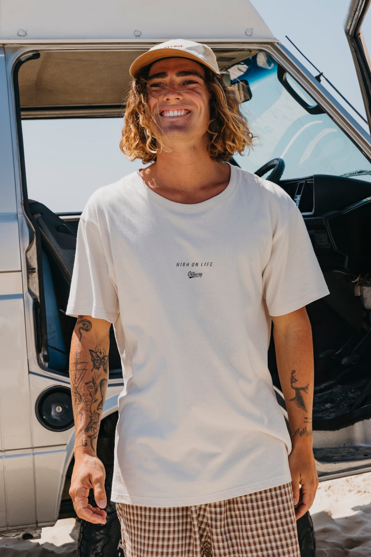 Paradise Living T-shirt - Off-White