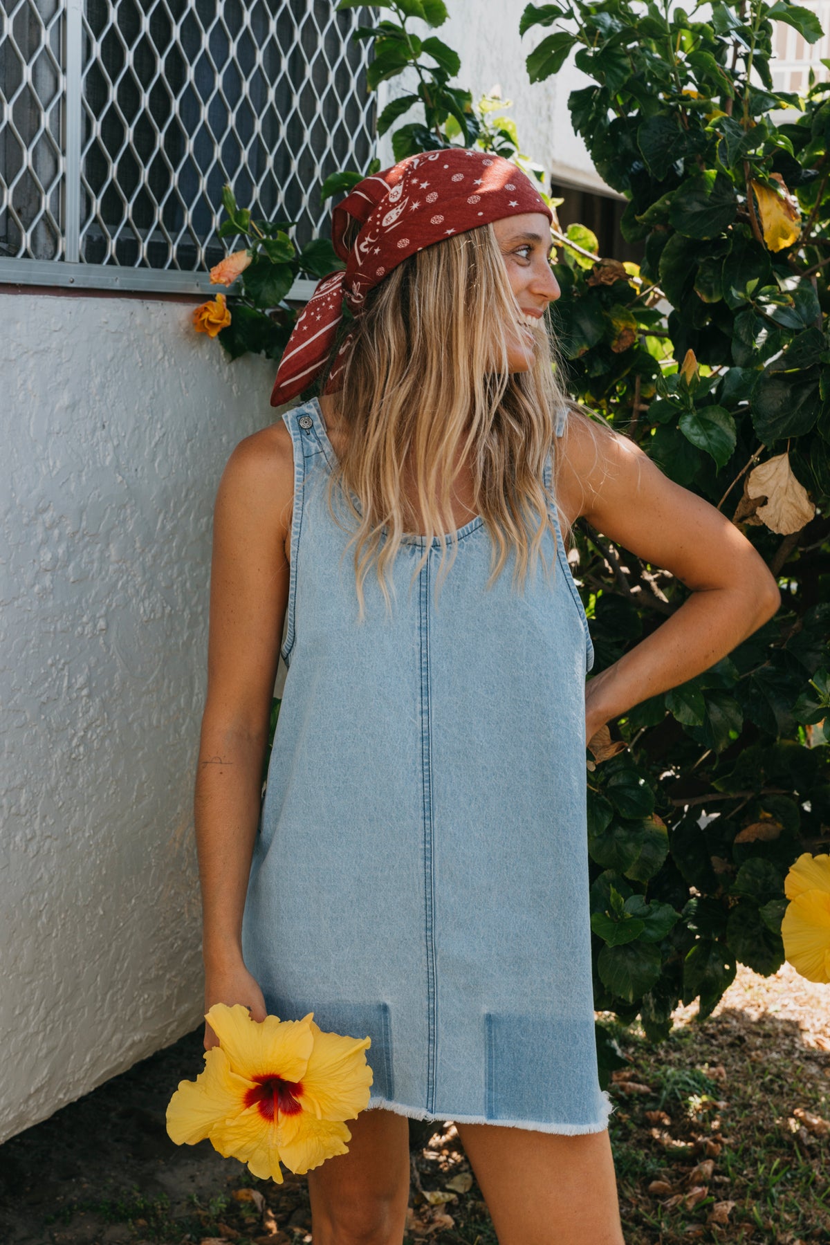 Ahornbraunes besticktes Maxikleid