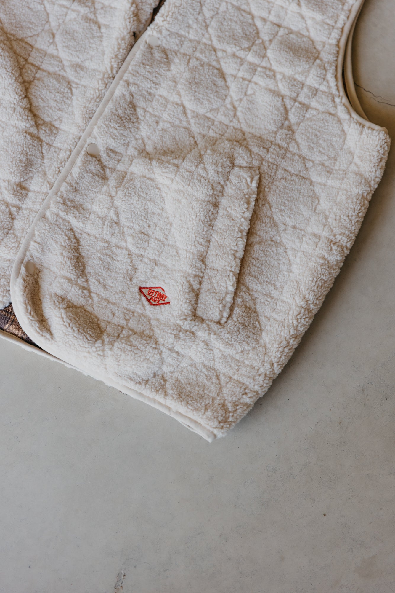 Nomad Sherpa Reversible Checked Vest - Cream