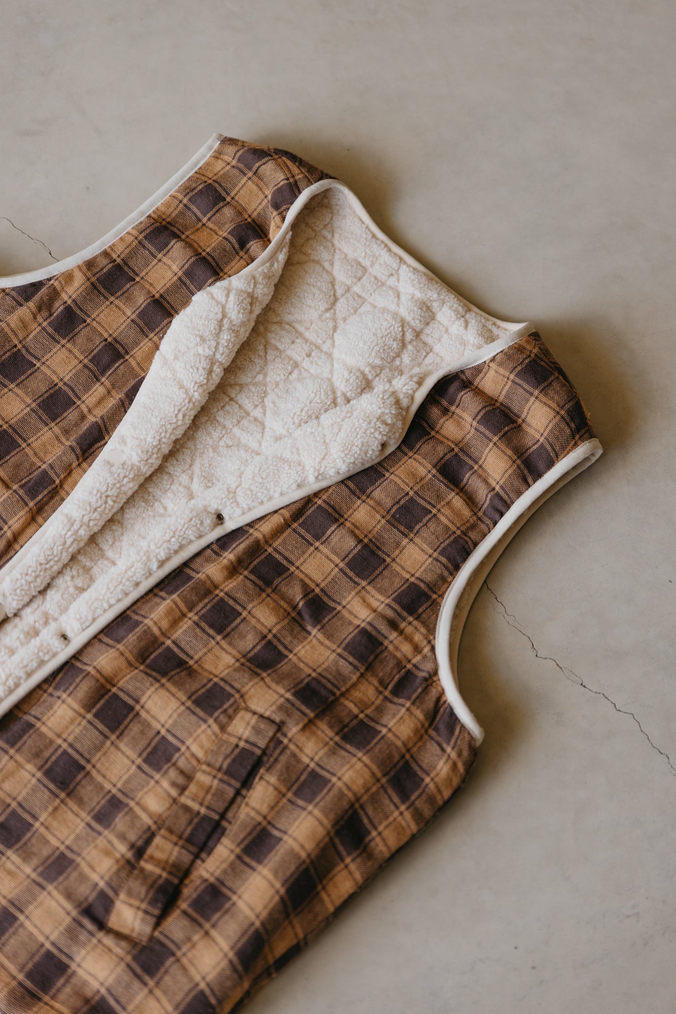 Nomad Sherpa Reversible Checked Vest - Cream