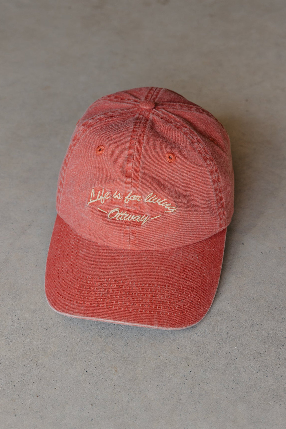 Living Cap - Washed Red