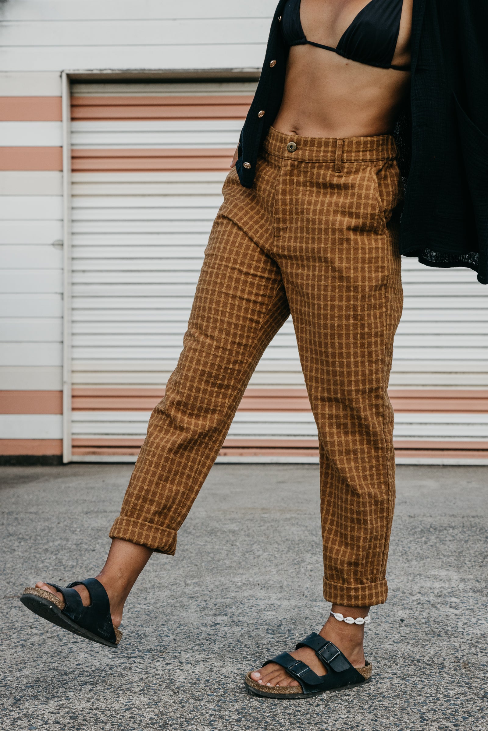 Kora - Unisex Brown Checked Pants