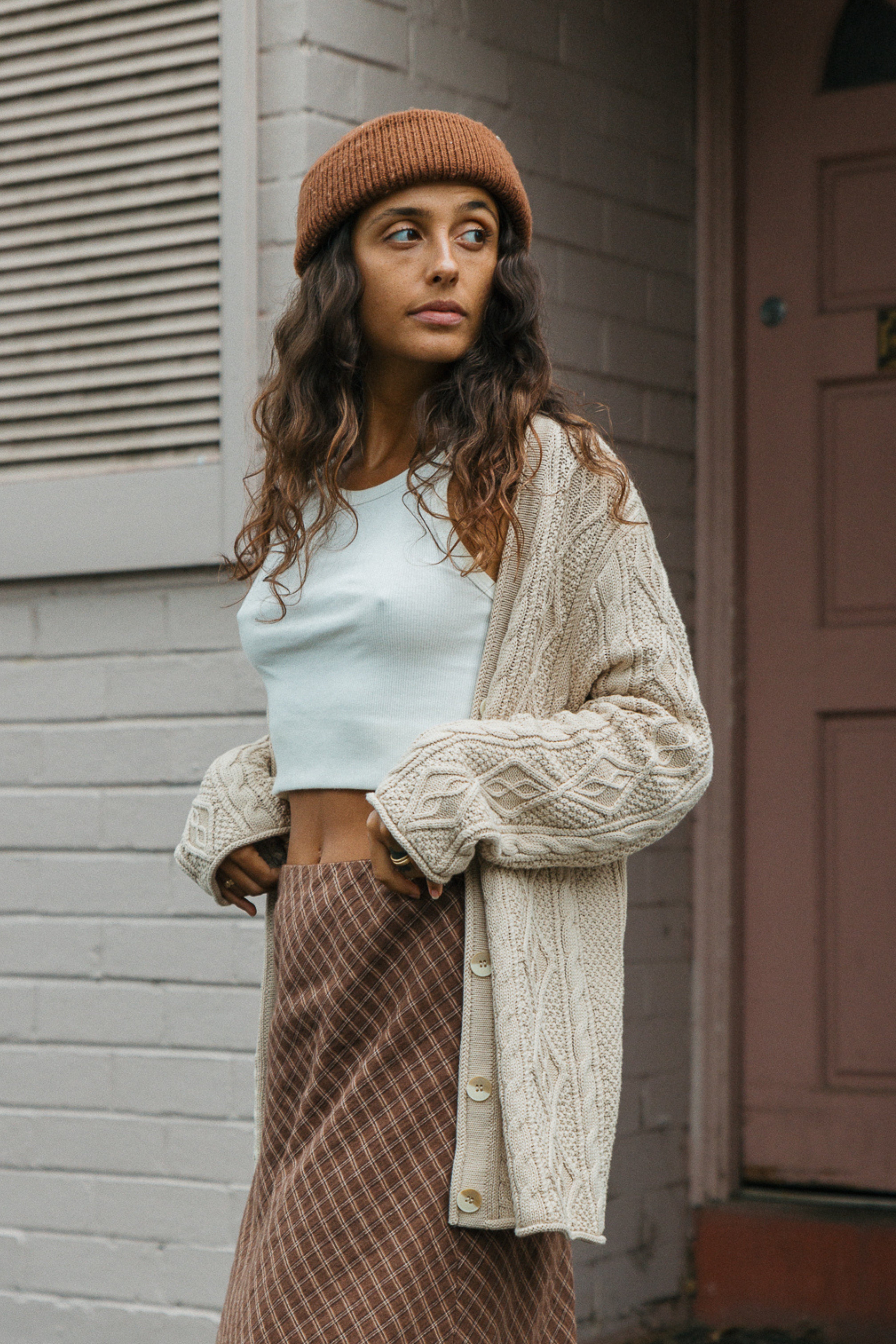 Cohen ユニセックス ケーブルニット カーディガン - ベージュ