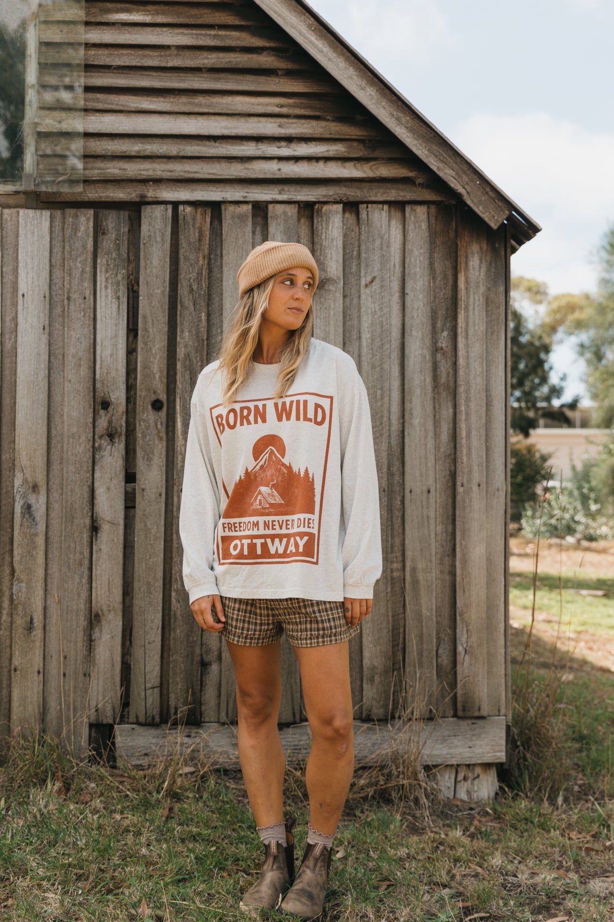 Born Wild Long Sleeve Unisex T-Shirt - Light Grey