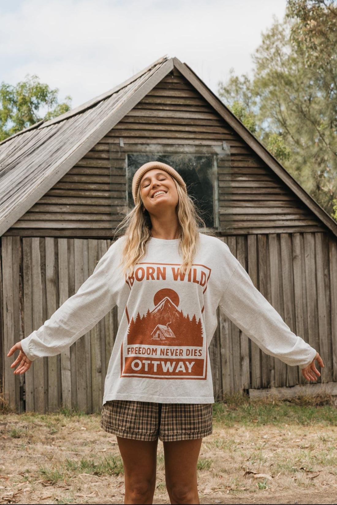 Born Wild Long Sleeve Unisex T-Shirt - Light Grey