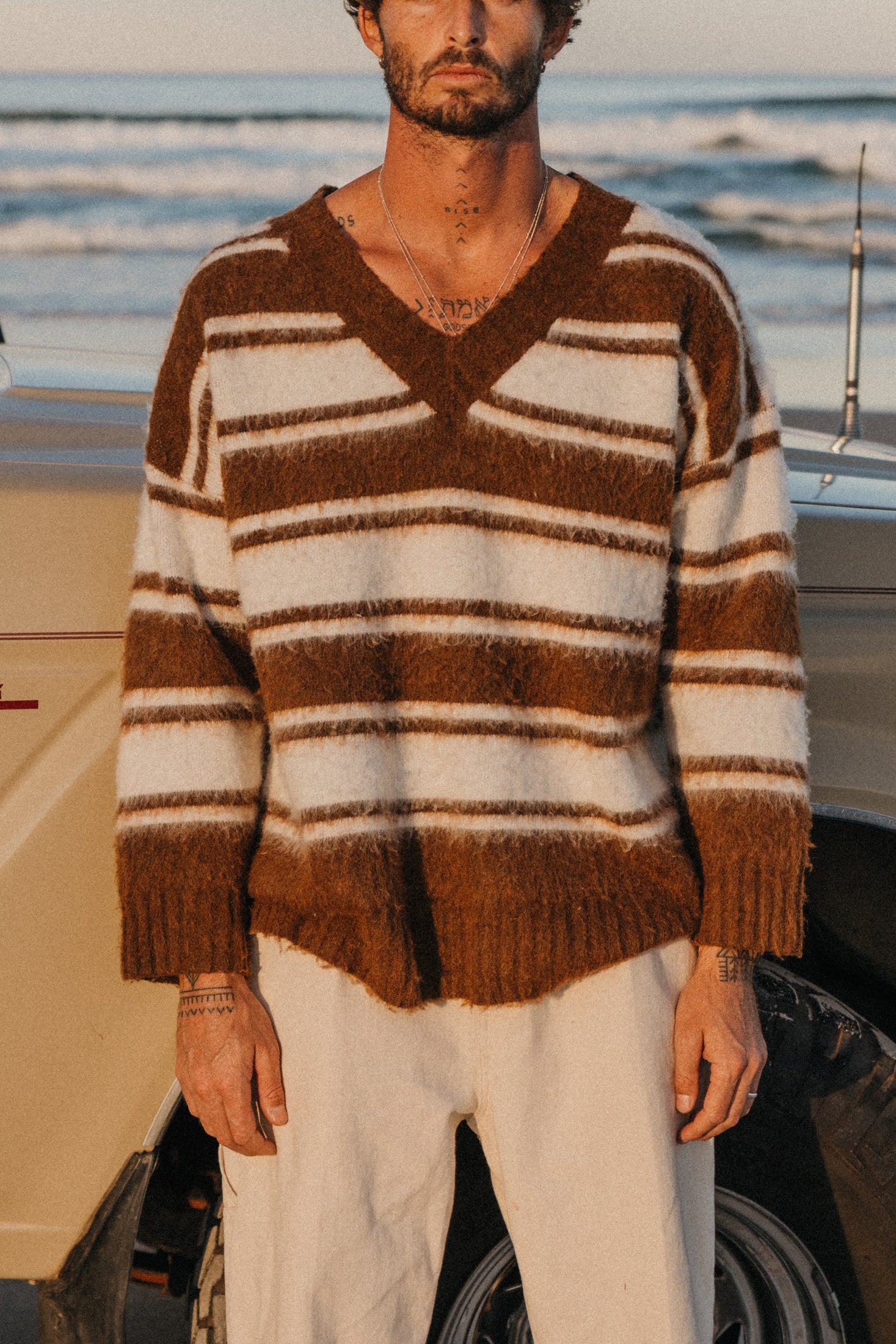 Wilde -  V-Neck Oversized Jumper