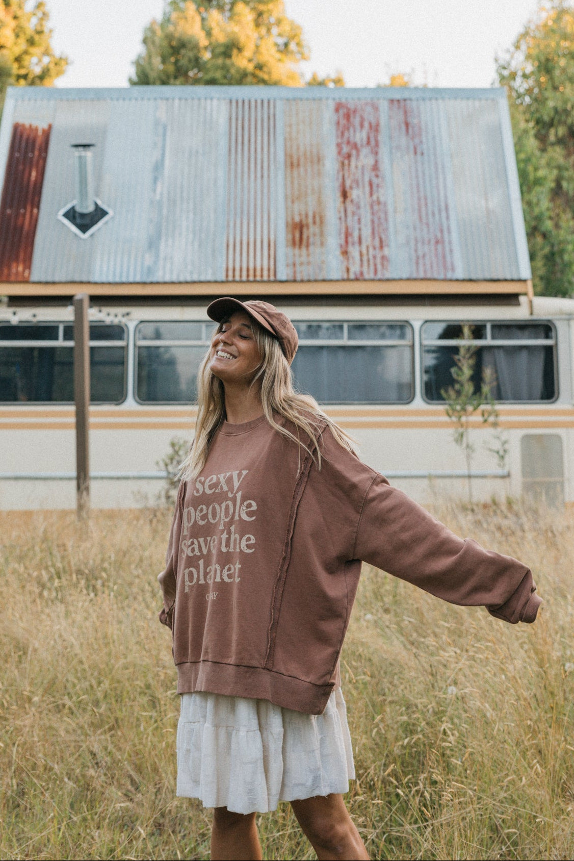 Sexy People Save The Planet Jumper Unisex - Rust