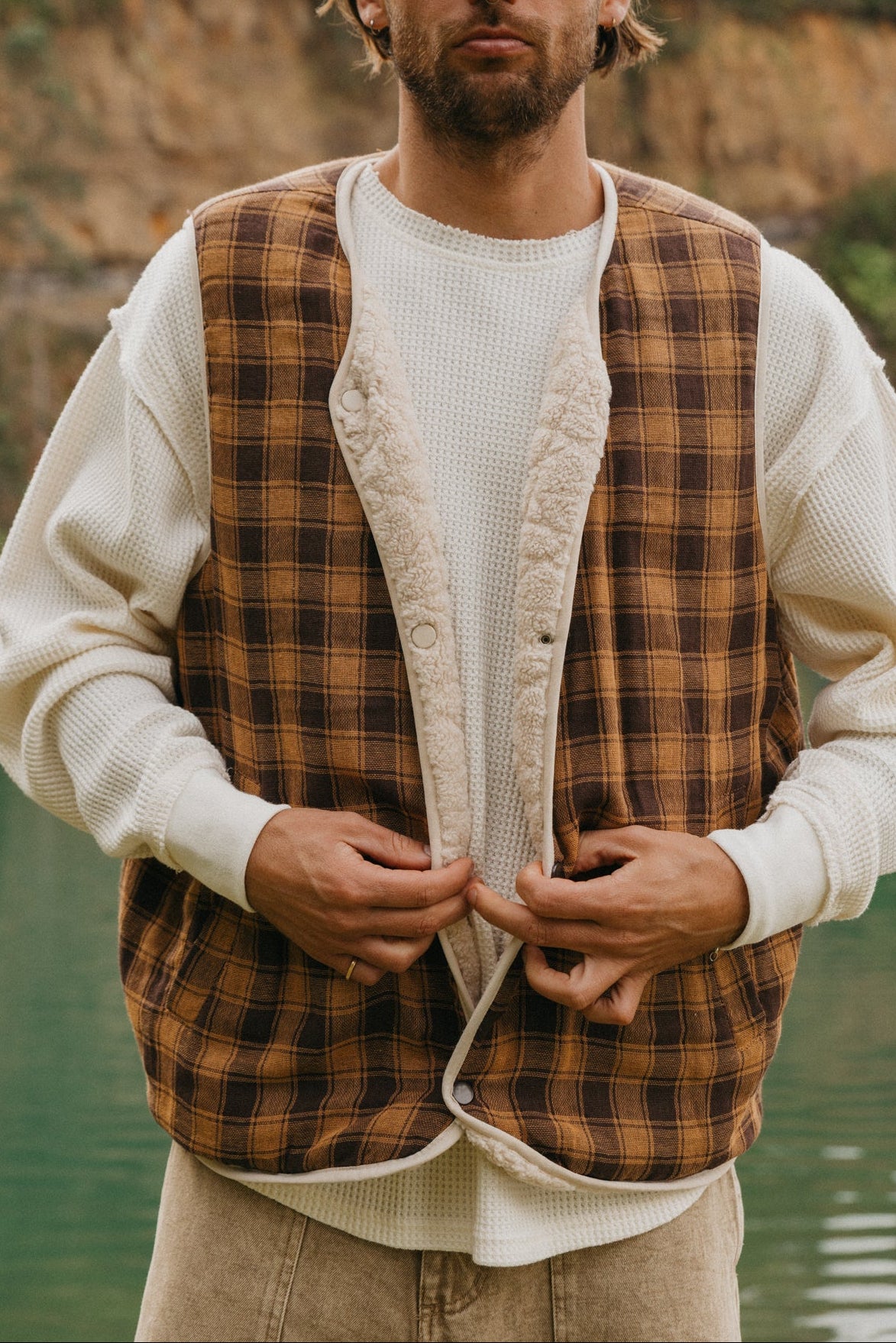 Nomad Sherpa Reversible Checked Vest - Cream