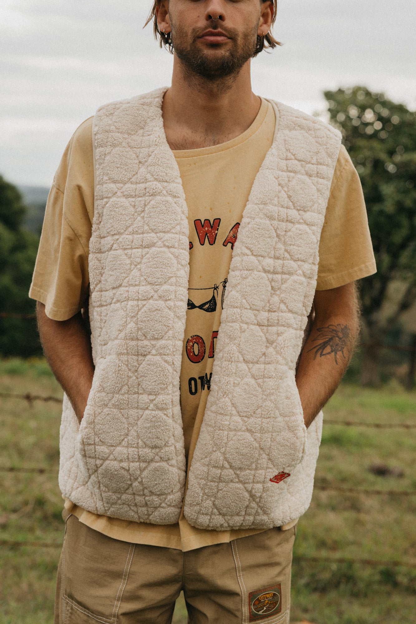 Nomad Sherpa Reversible Checked Vest - Cream