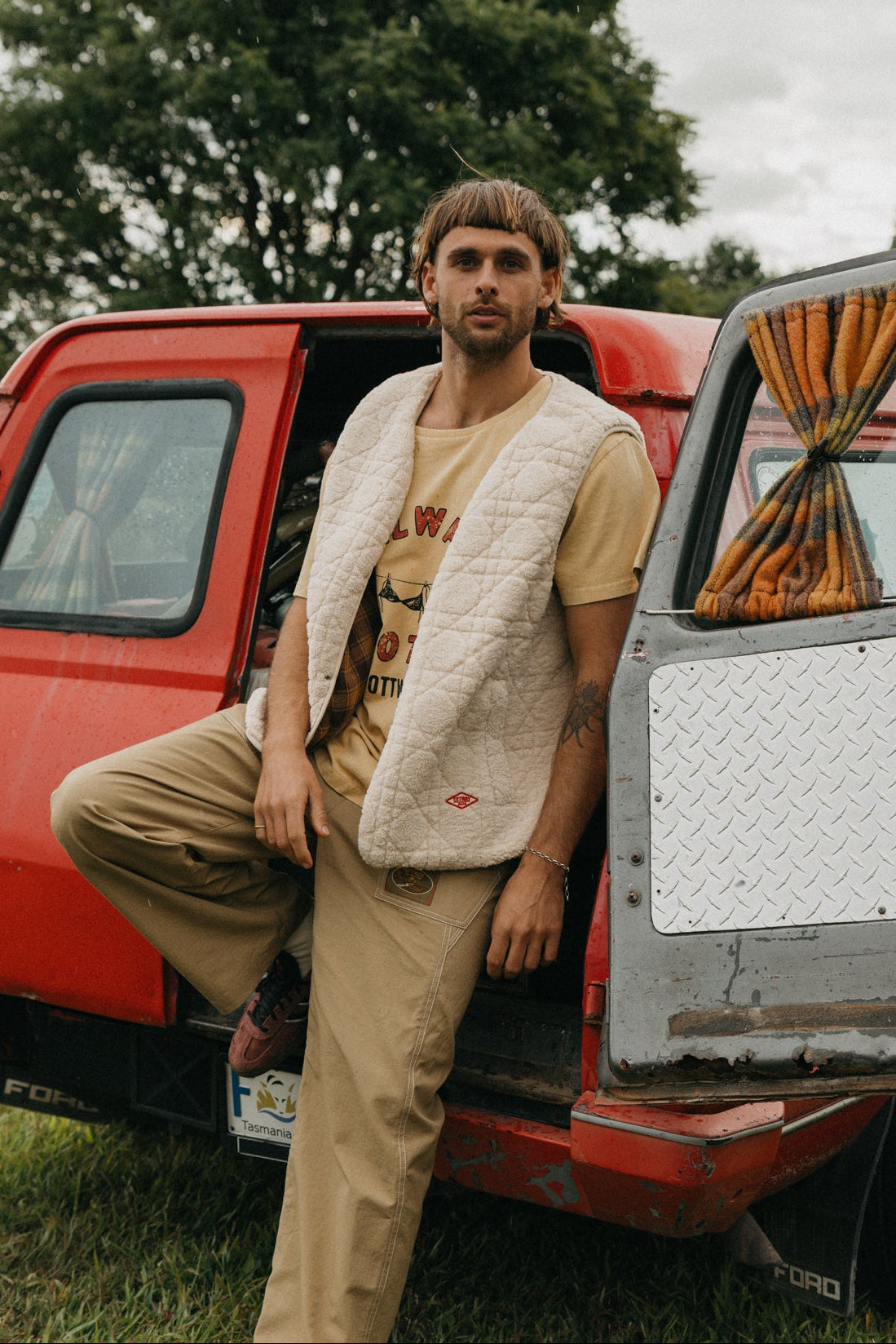 Nomad Sherpa Reversible Checked Vest - Cream