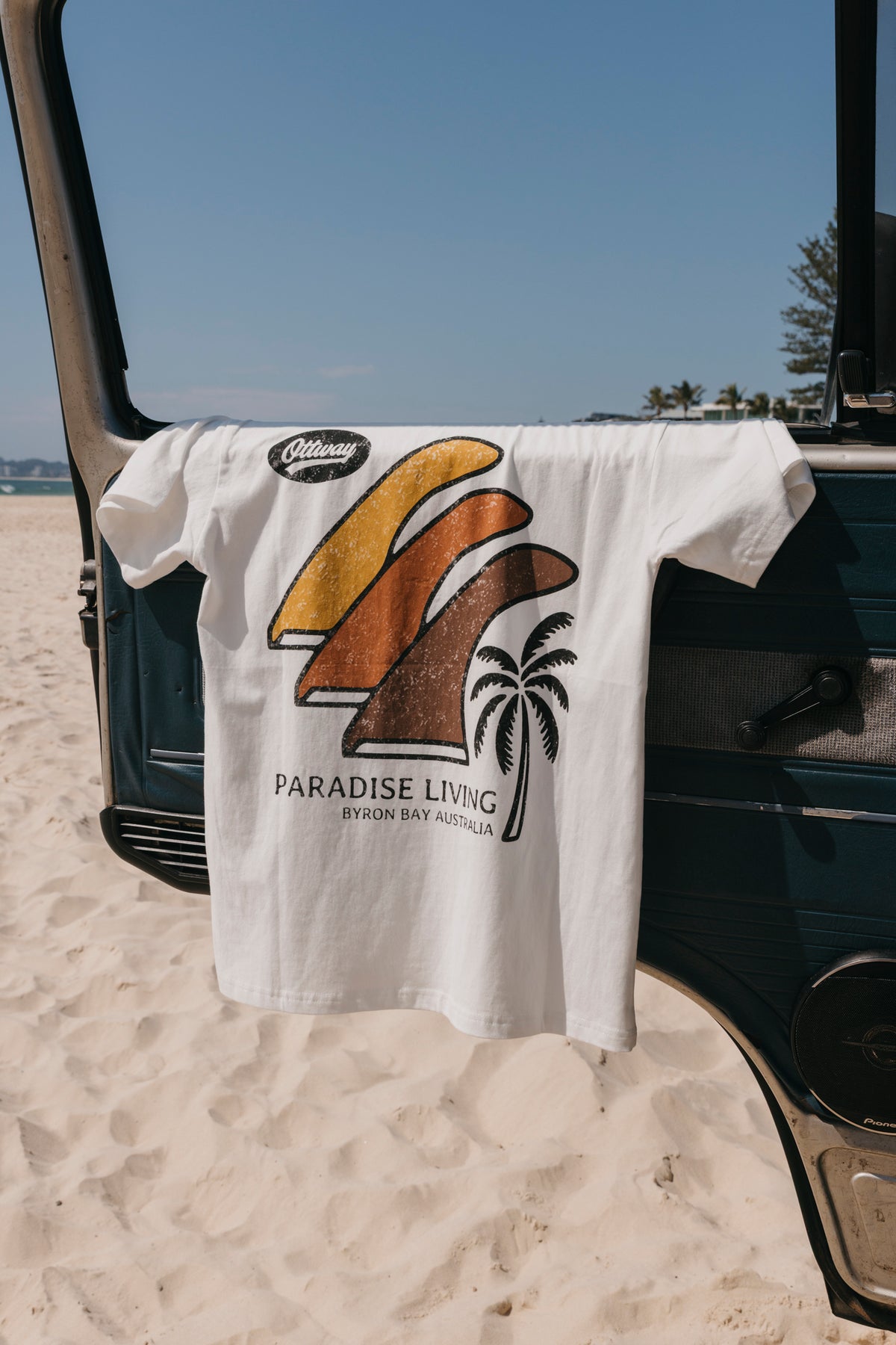 Paradise Living T-shirt - Off-White