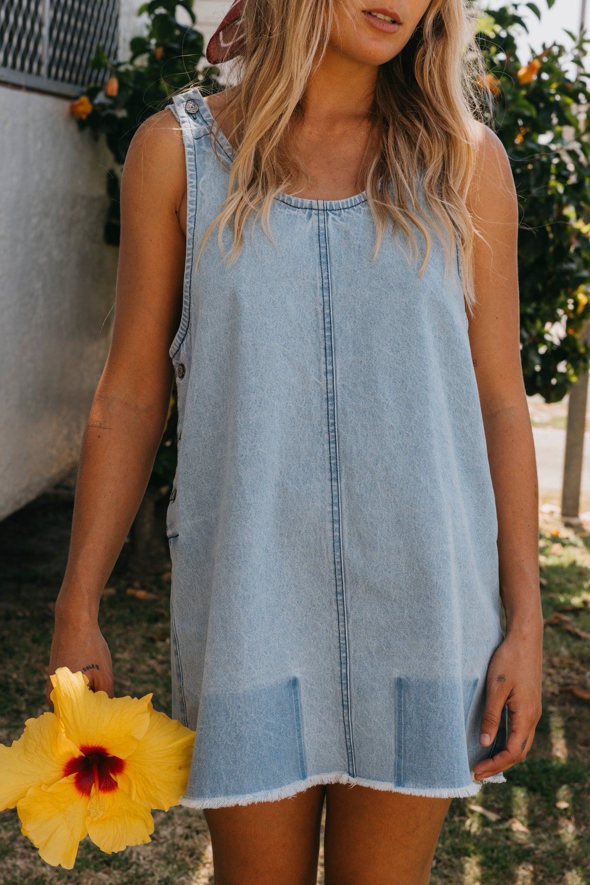 Ahornbraunes besticktes Maxikleid