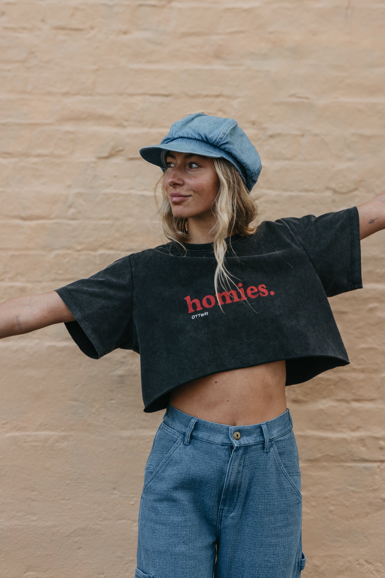 Homies Cropped T-Shirt - Washed Black