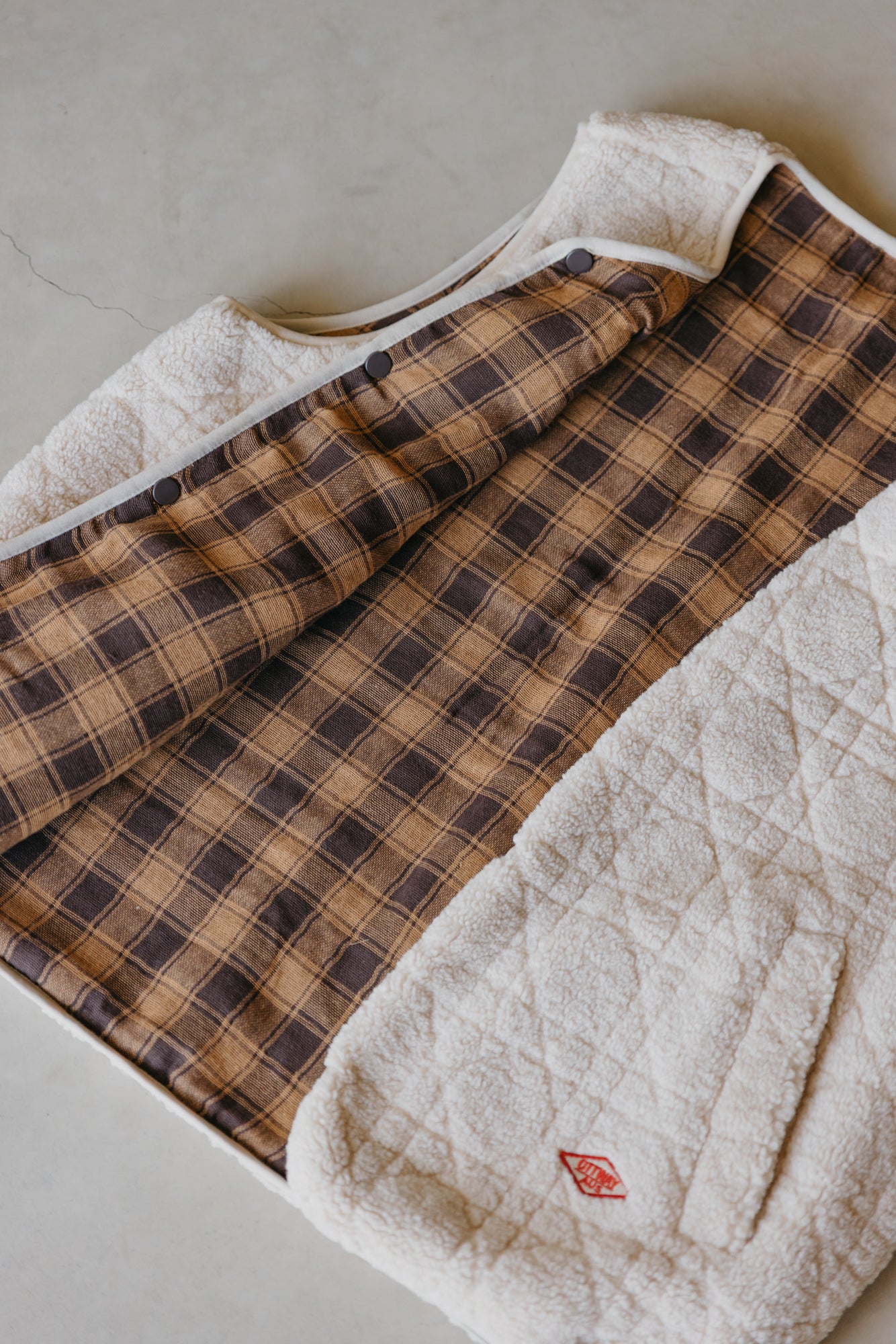 Nomad Sherpa Reversible Checked Vest - Cream