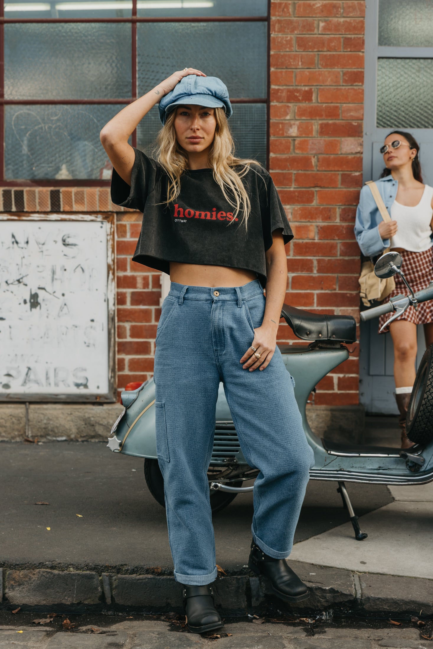 Homies Cropped T-Shirt - Washed Black